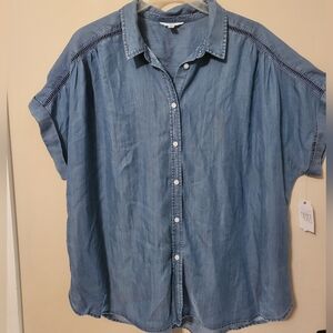 Time and Tru Light Blue Casual Button Down Shirt / Free Item Included